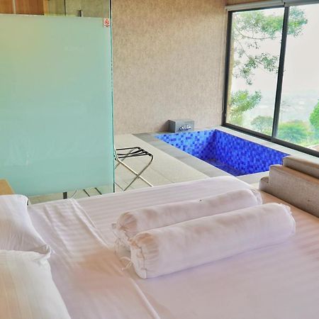 Azana Essence Selo Boyolali Villa ภายนอก รูปภาพ