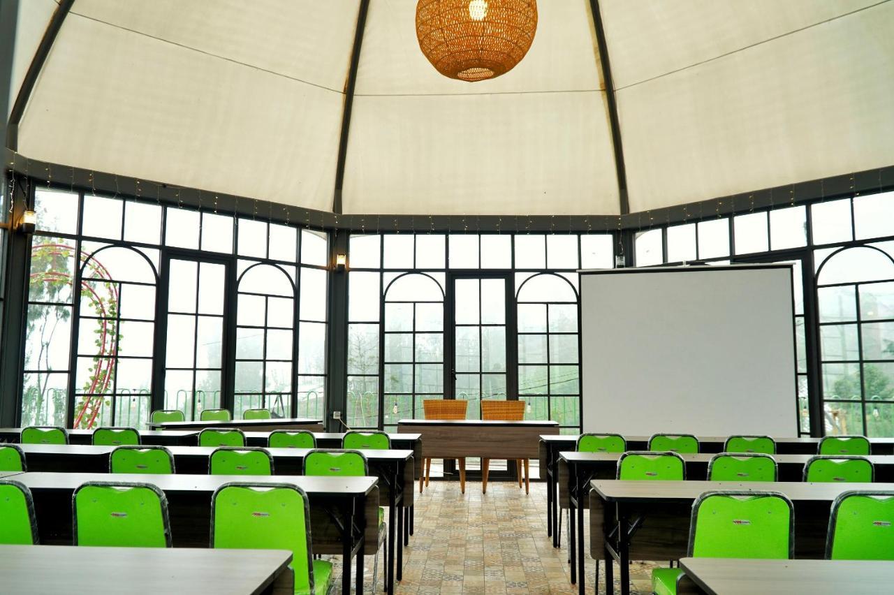 Azana Essence Selo Boyolali Villa ภายนอก รูปภาพ